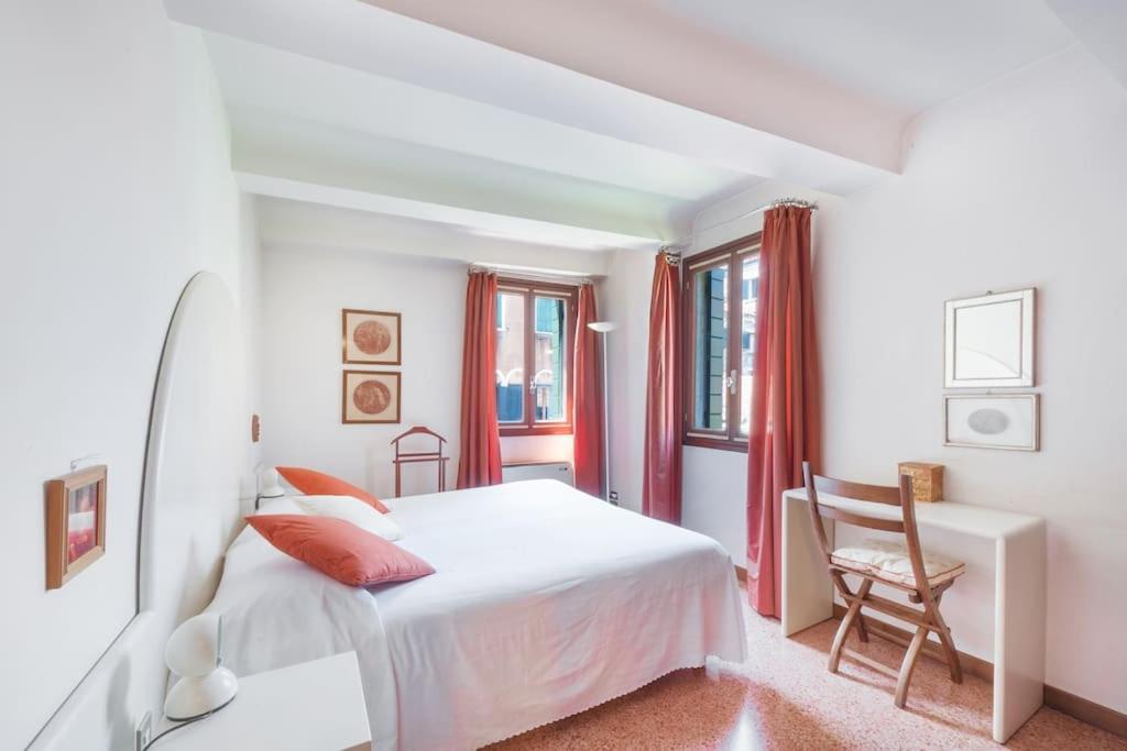 Ca' De La Comare, Relaxing And Elegant Apartment On Canal Grande Venezia Eksteriør bilde